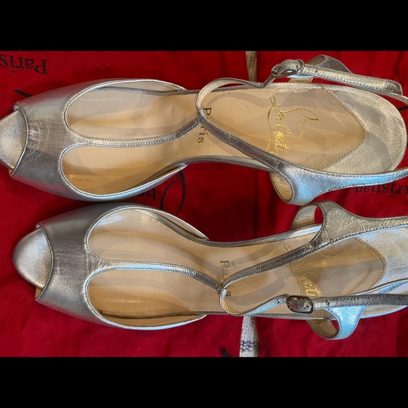 Christian Louboutin Silver T Strap Slingback Heels, RARE, EU 39.5, gently worn - Picture 3 of 10